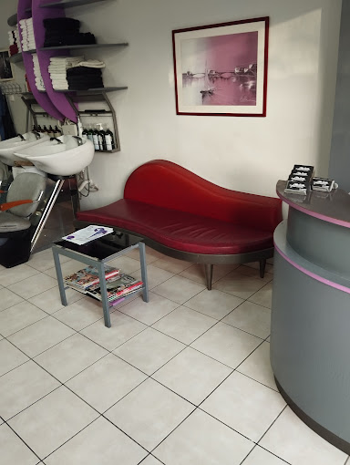 Κομμώσεις γυναικών και ανδρών