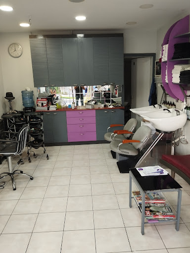 Κομμώσεις γυναικών και ανδρών